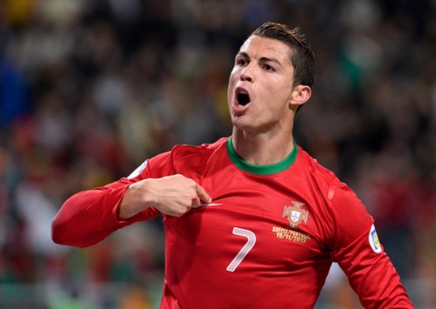 Cristiano Ronaldo supera Pelé em gols usando camisa de seleção