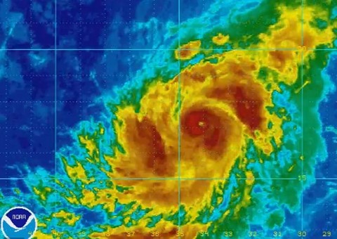 Furacão Irma segue em direção ao Caribe 