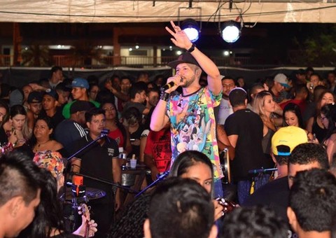 Meia Noite Acaba realiza Especial Sorriso Maroto neste sábado