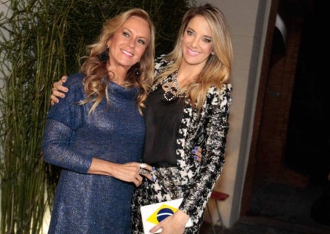 Aos 72 anos, Helô Pinheiro mostra que está com tudo em cima em foto de biquíni