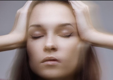 Receita de chá pode ajudar a combater sintomas de labirintite. Conheça 