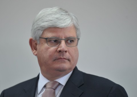 Defesa de Temer pede suspeição de Janot ao pleno do Supremo