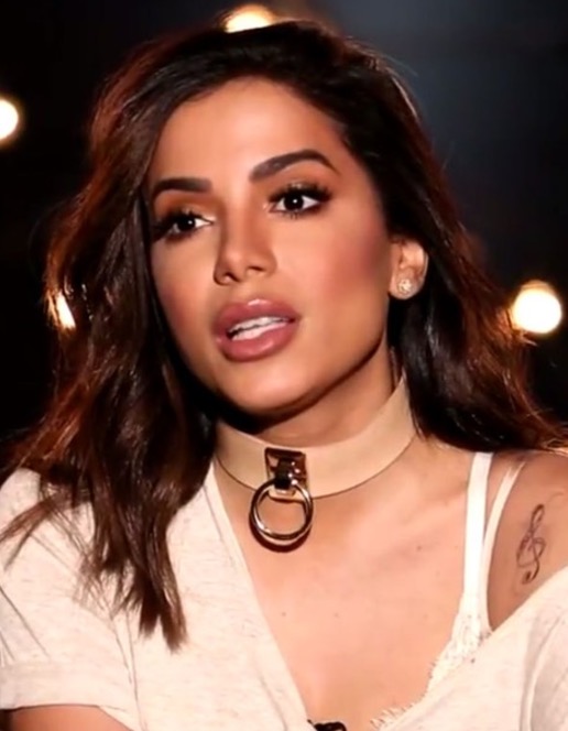 Anitta dá no olho de vereador após ser chamada de 'prostituta'  e 'vagabunda de quinta'