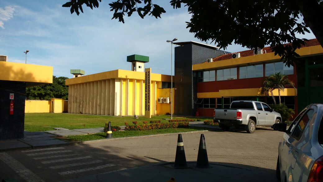 Agentes da Umanizare são presos por levar celulares para detentos