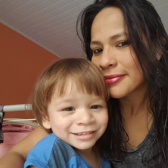 Mãe amazonense encontra filho que havia sido raptado pelo pai há 8 meses 