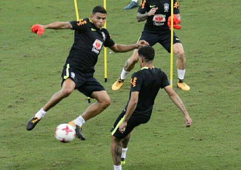 Treino da seleção em Manaus revela possíveis novidades no jogo contra Colômbia