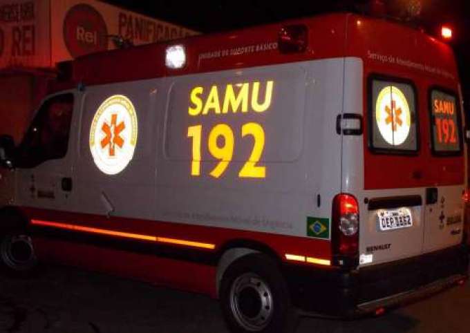 Após terem casa invadida, idoso e filho são atingidos com facões em Manaus