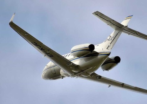 Avião que levava deputados entra em pane e faz pouso de emergência 