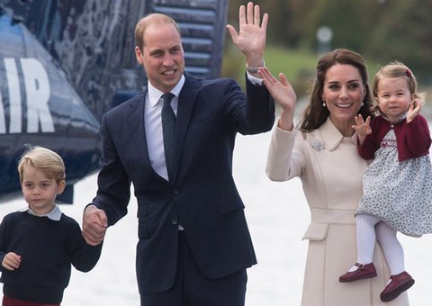 Príncipe William e Kate Middleton anunciam que terão o terceiro filho