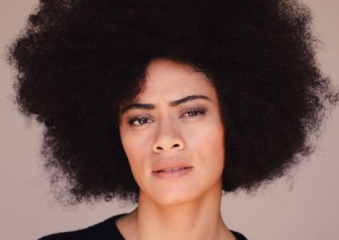 Atriz de ‘Malhação’ diz ter sido sido vítima de racismo no programa de Fernanda Lima