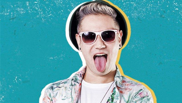 DJ Paulo Pringles da rede Jovem Pam é atração no flutuante Sun Paradise 