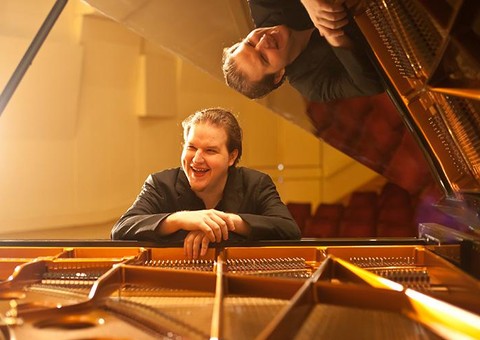 Concerto da Amazonas Filarmônica terá participação de prestigiado pianista tcheco