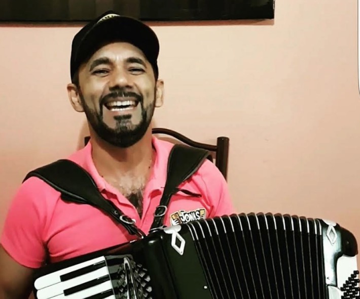 Diretamente do Ceará, Jonas Alves agita Pé de serra do Moai nesta terça