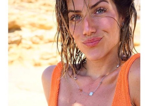  Giovanna Ewbank sensualiza de topless e bumbum empinado durante férias na Grécia 