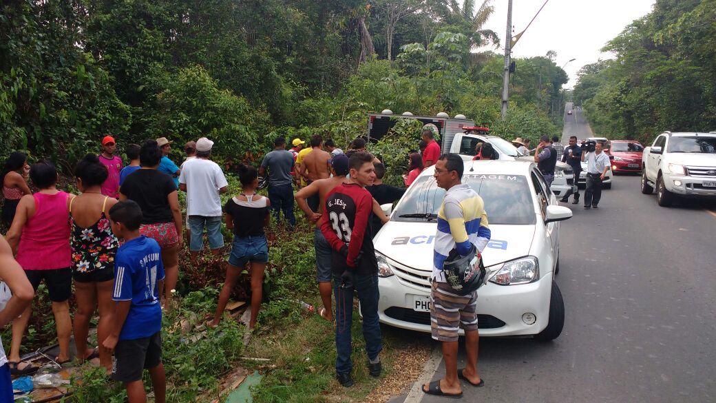 Com mais de 30 facadas, corpo de adolescente e homem são encontrados em Manaus