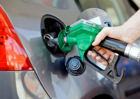 Petrobras reduz preço da gasolina em 3,8% nas refinarias