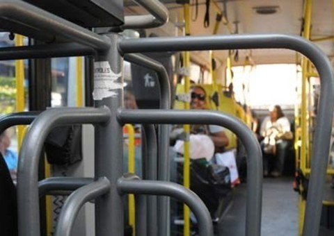 TJAM suspende medida que limita tempo para passar em catraca de ônibus em Manaus