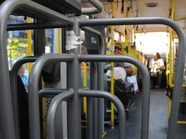 TJAM suspende medida que limita tempo para passar em catraca de ônibus em Manaus