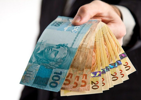 Bancos anunciam redução de juros após cortar taxa básica