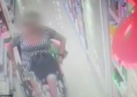 Mulher em cadeira de rodas é detida após tentar roubar farmácia