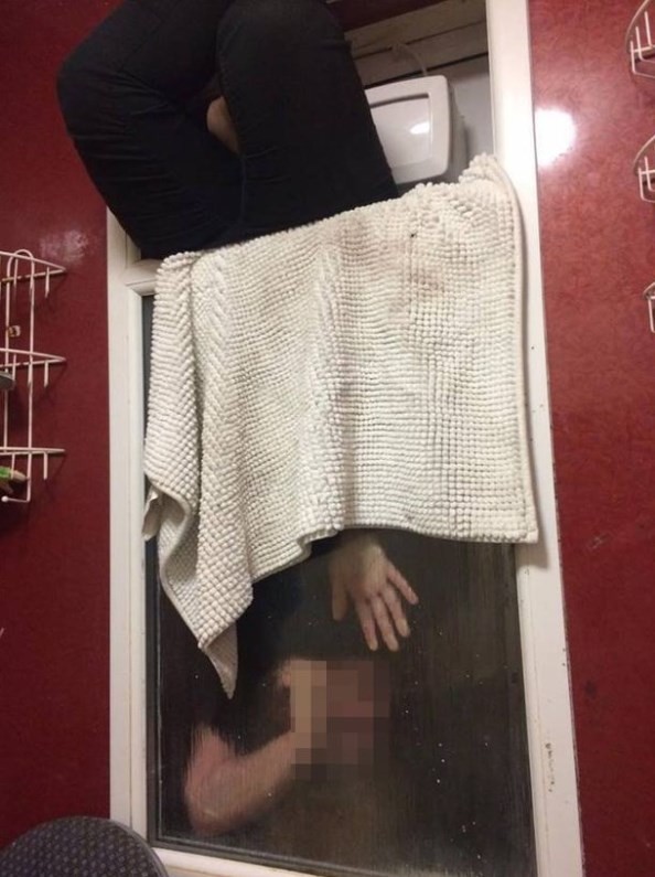 Mulher joga fezes pela janela no primeiro encontro romântico e se dá mal