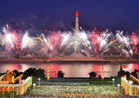 Coreia do Norte faz festa para comemorar testes com bombas nucleares