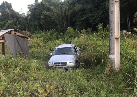 Homem morre ao ser arremessado para fora de carro durante capotamento no AM