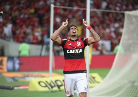 Flamengo fica só no empate com Cruzeiro na primeira final