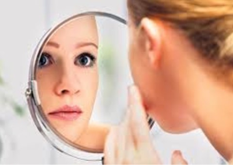 Conheça fruta que pode evitar linhas de expressão e rugas 