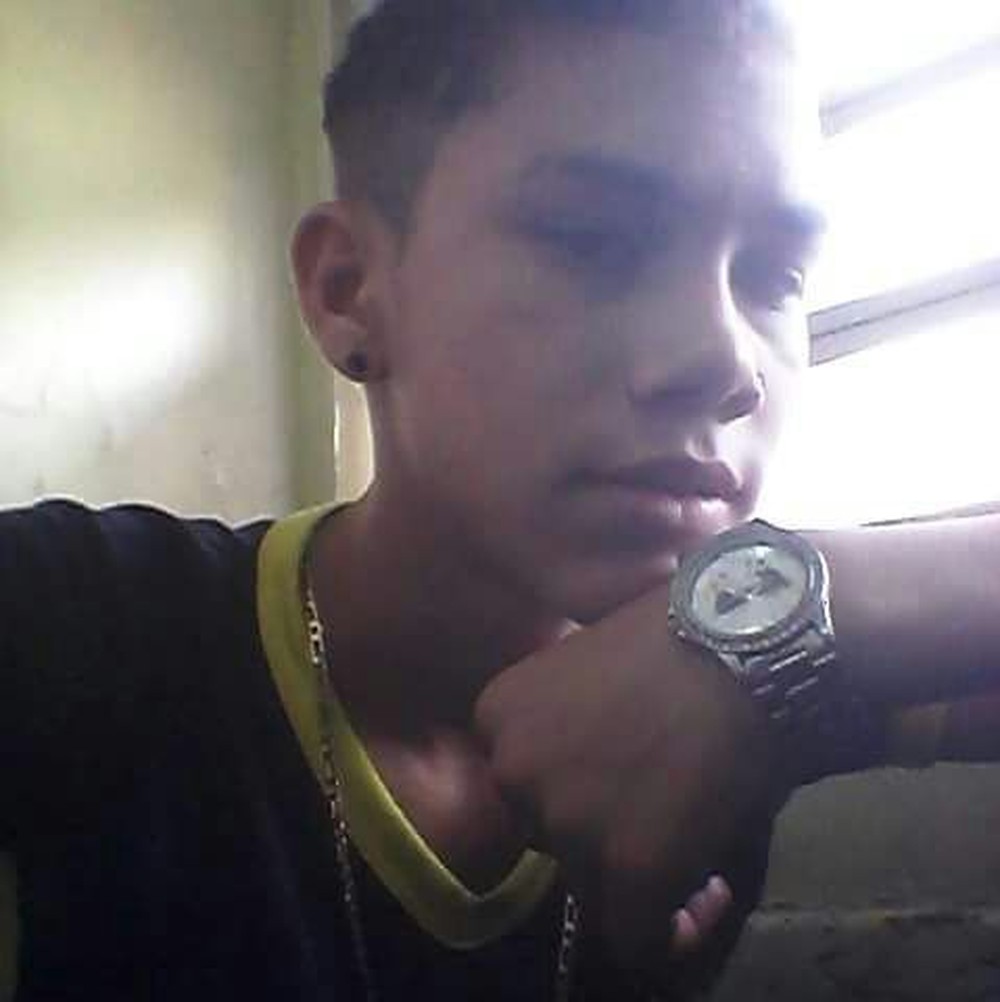 Adolescente de 15 anos morre após ser atropelado por carro em rua de Manaus