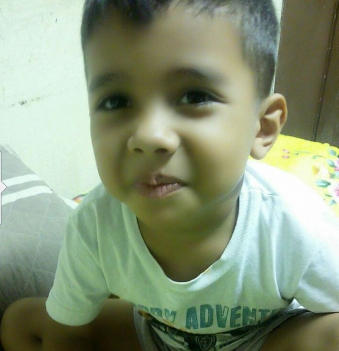 Criança esquecida em bar pelo pai é encontrada em Manaus