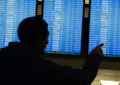 Mais de 40 voos são cancelados para região atingida pelo Furacão Irma