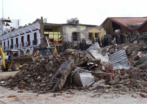 Número de mortos no terremoto do México sobe a 61, com 200 feridos