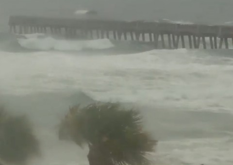 Vídeos mostram passagem do furacão Irma por Cuba e antes de atingir os EUA