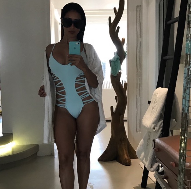 Simaria mostra corpão em dia de sol e deixa seguidores babando