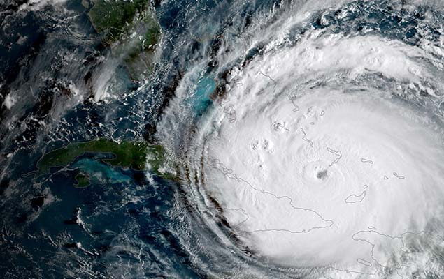 Furacão Irma deixa a costa cubana em direção aos EUA 