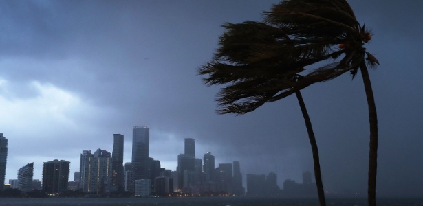 Furacão Irma é elevado à categoria quatro enquanto se aproxima da Flórida 