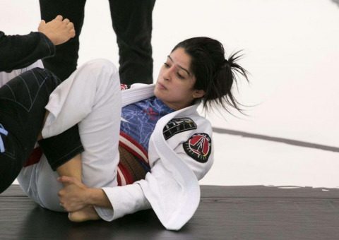 Atleta amazonense conquista medalha de prata em campeonato de jiu-jitsu nos EUA  