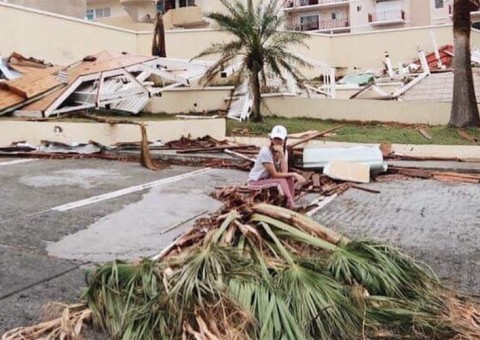 Youtuber brasileira relata momentos de terror de sobreviventes não resgatados após furacão 