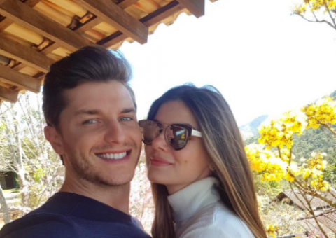 Camila Queiroz fala sobre preparativos para casamento com Klebber Toledo e revela mais detalhes