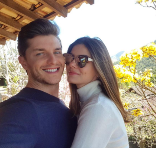 Camila Queiroz fala sobre preparativos para casamento com Klebber Toledo e revela mais detalhes