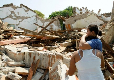 Sobe para 96 número de mortos em terremoto no México