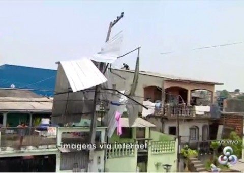 Criança é arremessada durante temporal em Manaus 