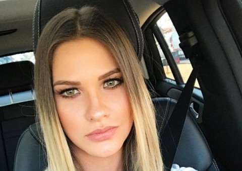 Andressa Suita platina o cabelo 2 meses após nascimento do filho