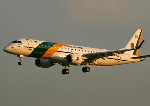  Avião da FAB com brasileiros resgatados decola do Caribe