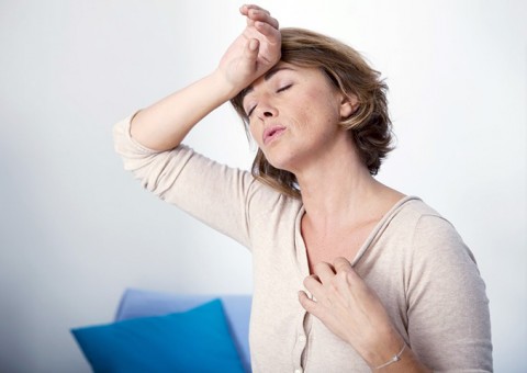 Quanto tempo dura a menopausa e como aliviar primeiros sintomas