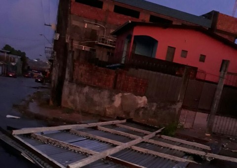 Em Manaus, zonas Norte e Leste ainda sofrem com a falta de água e energia após temporal