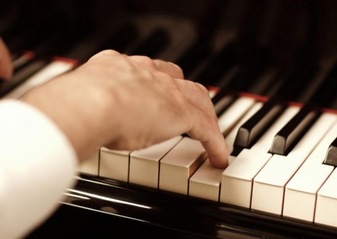 Últimos dias para inscrições em concursos de talentos para instrumentistas e cantores