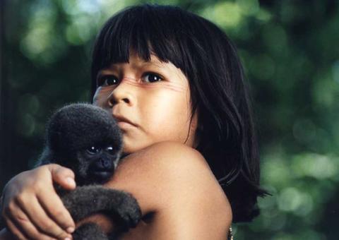 Aos 27 anos, eterna indiazinha Tainá posa nua