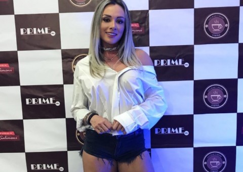 Solteira, Juju Salimeni vai ser capa da próxima Playboy